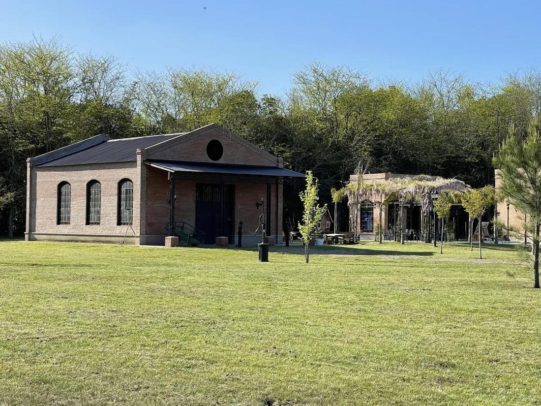 House in San Miguel, Buenos Aires Province, Argentina 3 - 18627340