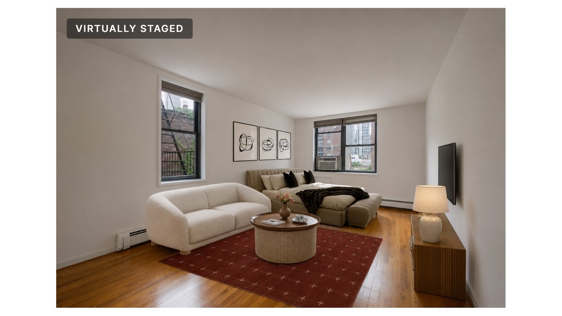 New York, New York, United States 1 - 18629700