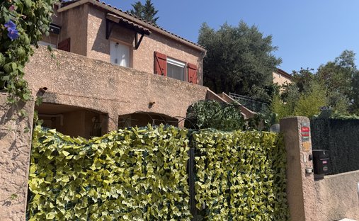 House in La Garde, Provence-Alpes-Côte d'Azur, France 1