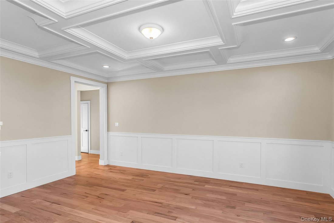 House in Syosset, New York, United States 5 - 17966980
