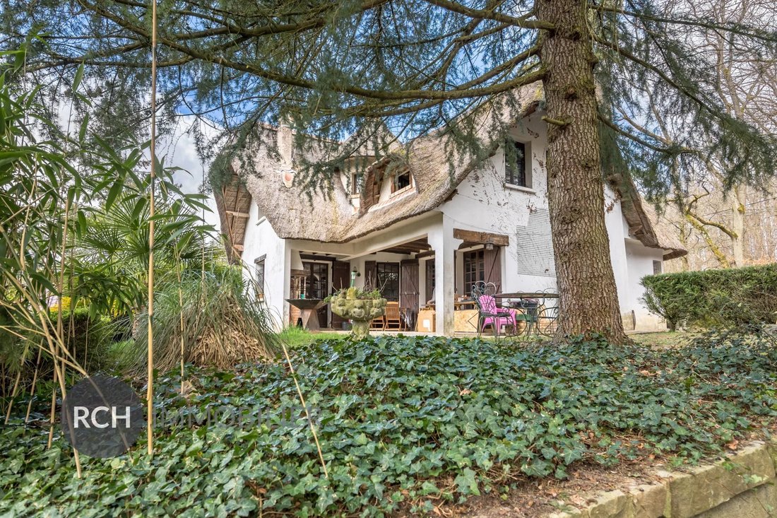 House in Les Mesnuls, Ile-de-France, France 1 - 18627281