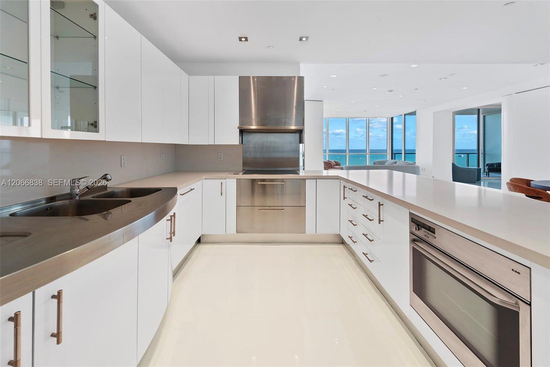 Condo in Miami Beach, Florida, United States 5 - 18629685