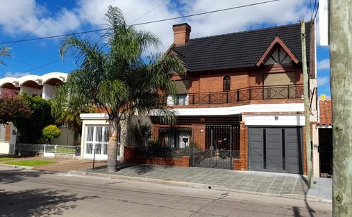 House in Ramos Mejía, Buenos Aires Province, Argentina 1