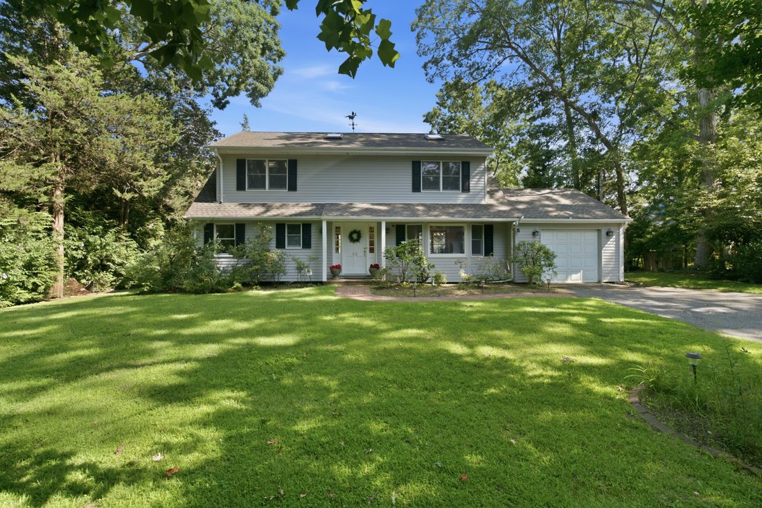 House in Aquebogue, New York, United States 1 - 17406385