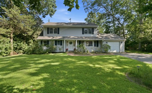 House in Aquebogue, New York, United States 1