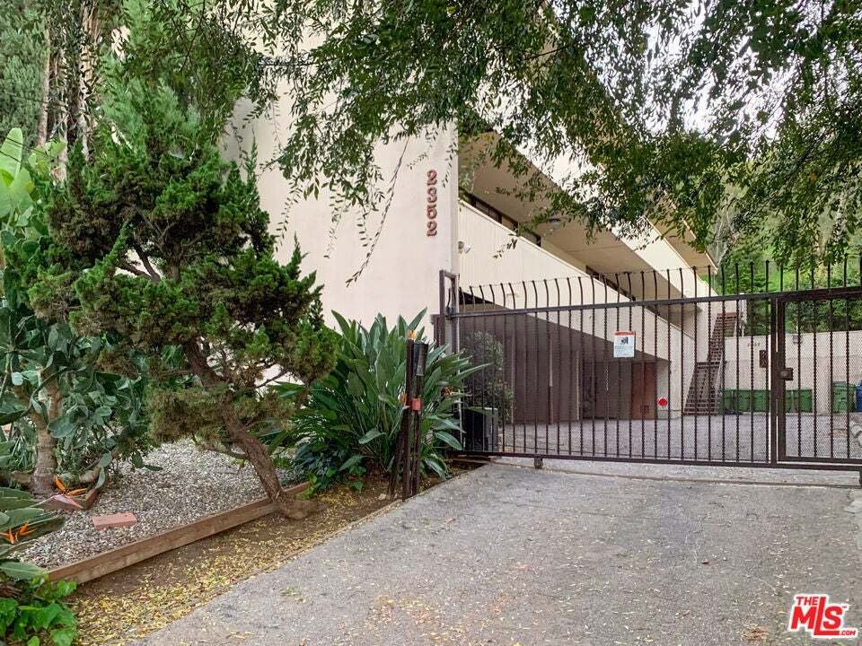 Los Angeles, California, United States 2 - 18629341