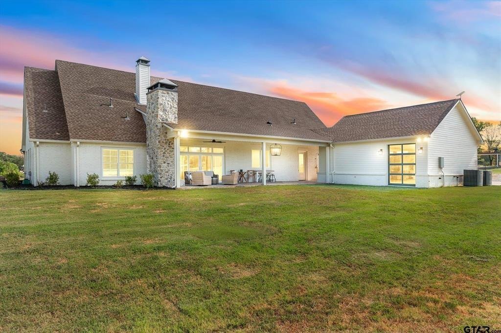House in Grand Saline, Texas, United States 3 - 18629372