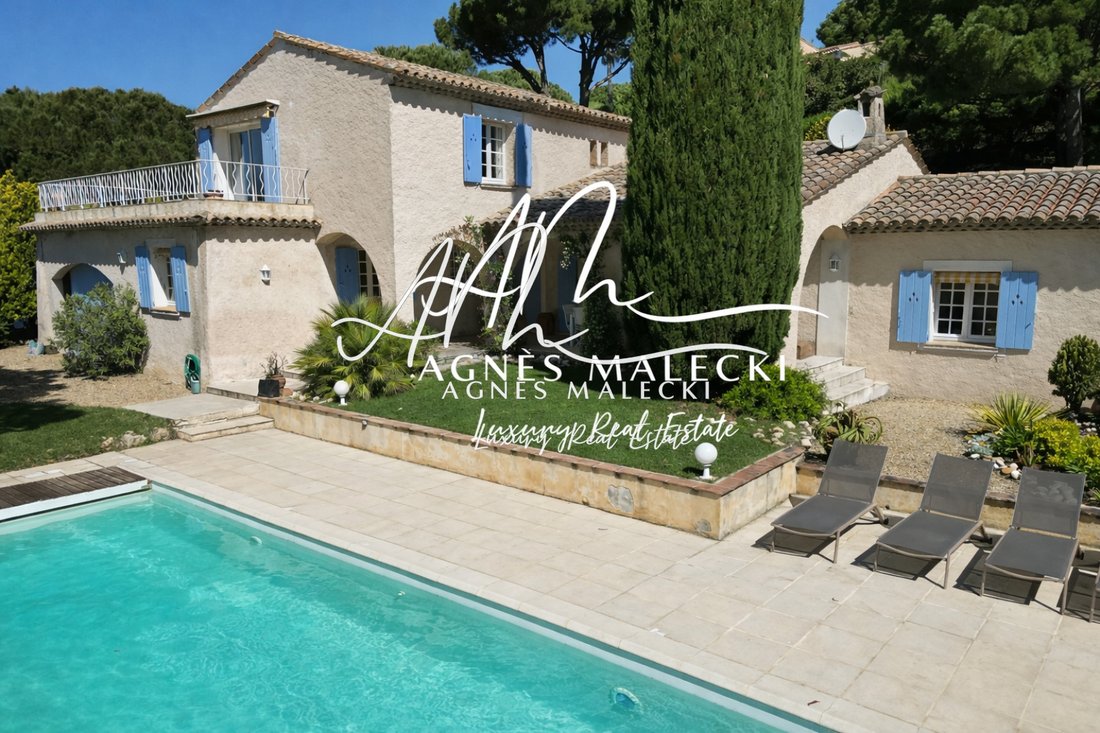 Estate in La Croix-Valmer, Provence-Alpes-Côte d'Azur, France 4 - 15765339
