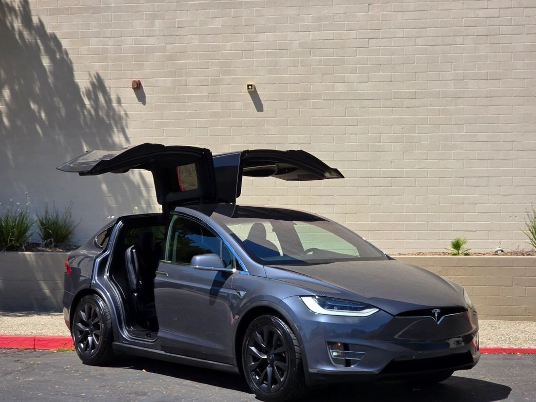 Suv in Roseville, CA, United States 3 - 18630159
