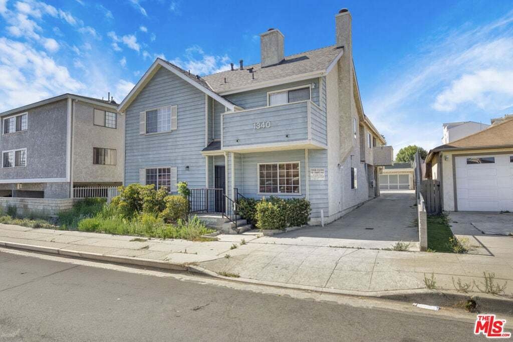 Los Angeles, California, United States 1 - 18629357