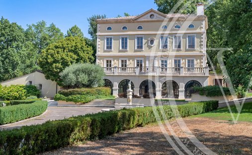 Estate in Callian, Provence-Alpes-Côte d'Azur, France 1