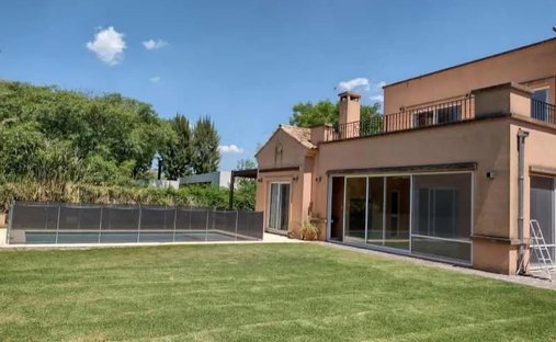 House in Ingeniero Pablo Nogués, Buenos Aires Province, Argentina 1