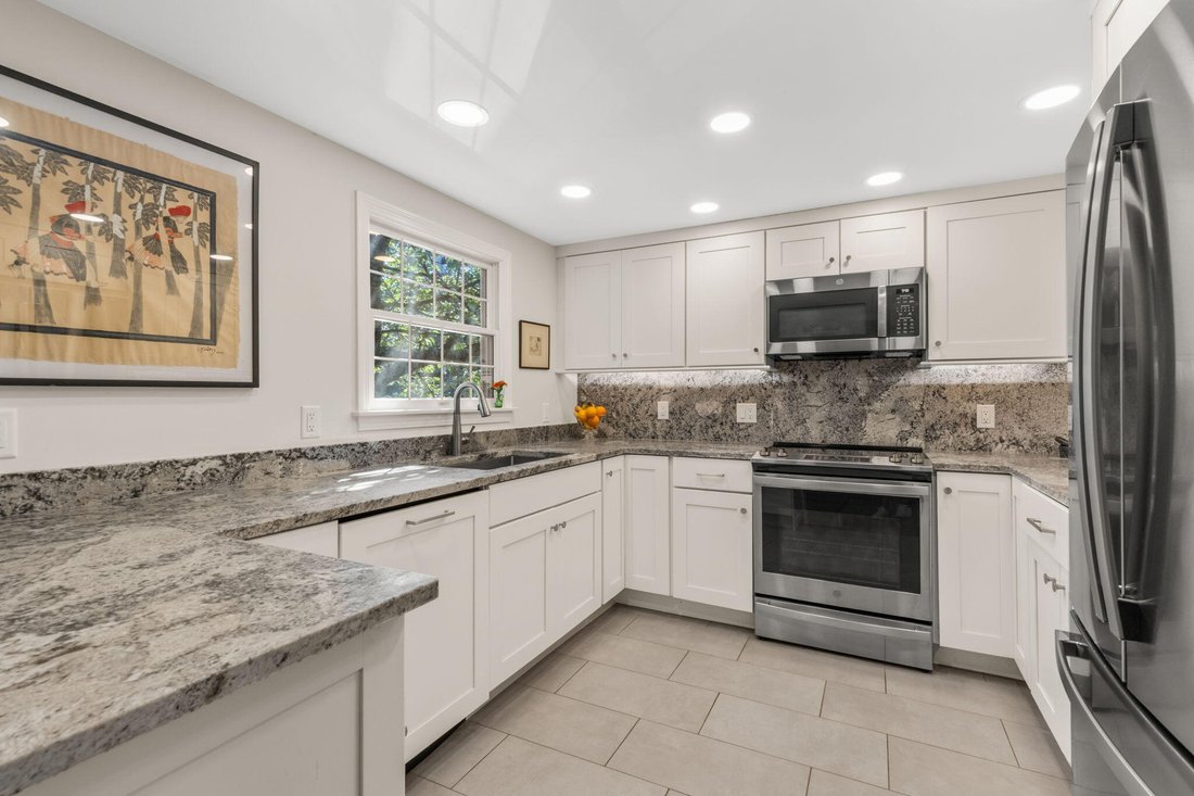 Condo in Provincetown, Massachusetts, United States 4 - 18628678