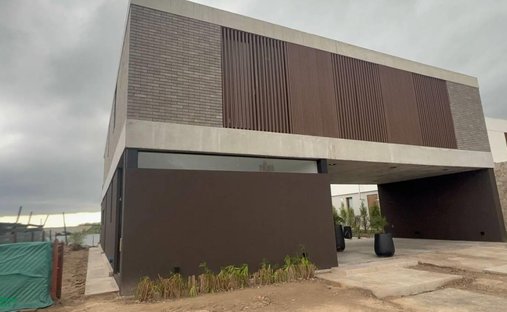 House in Belén de Escobar, Buenos Aires Province, Argentina 1