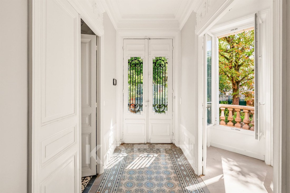 House in Chatou, Ile-de-France, France 2 - 18630304