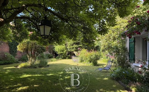 Townhouse in Bourges, Centre-Val de Loire, France 1