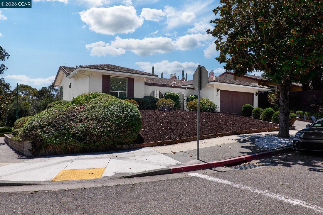 House in Oakland, California, United States 3 - 18629477