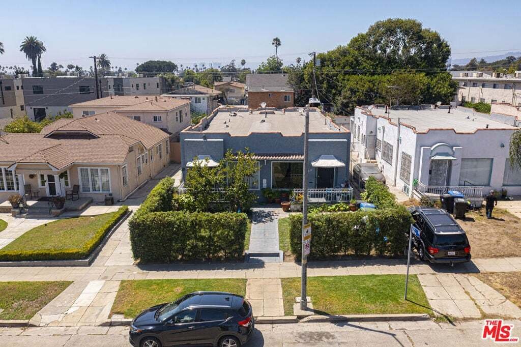 Los Angeles, California, United States 5 - 18629346