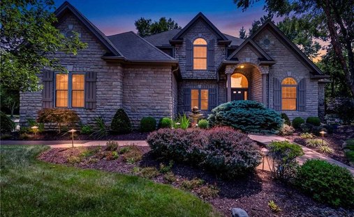 House in Strongsville, Ohio, United States 1