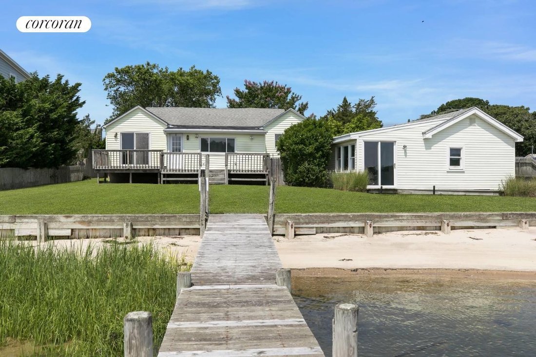Hampton Bays, New York, United States 4 - 18489615