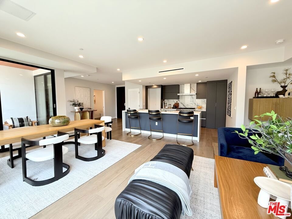 Condo in Los Angeles, California, United States 5 - 18629343