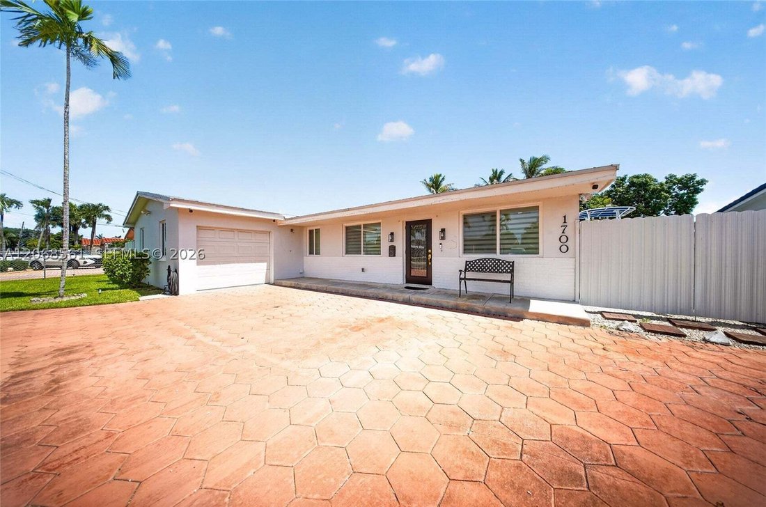 House in Hialeah, Florida, United States 1 - 18628363