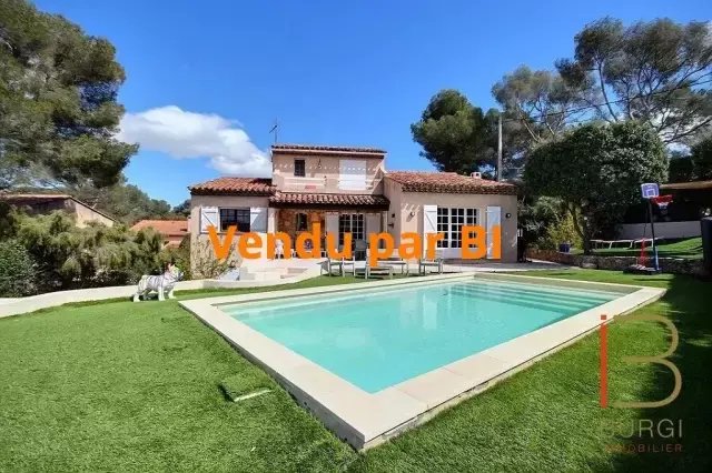 Villa in Le Dramont-Agay-Anthéor-Le Trayas, Saint-Raphaël, France 1 - 15694216