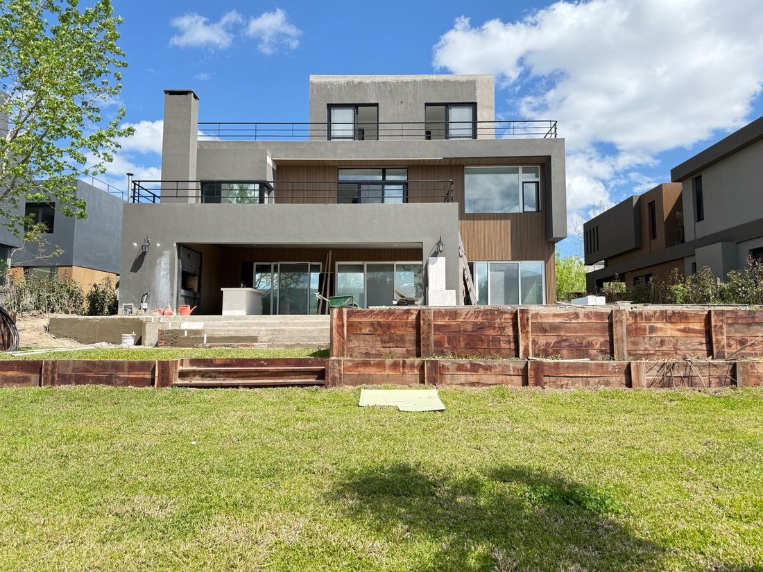 House in Tigre, Buenos Aires Province, Argentina 1 - 18626072