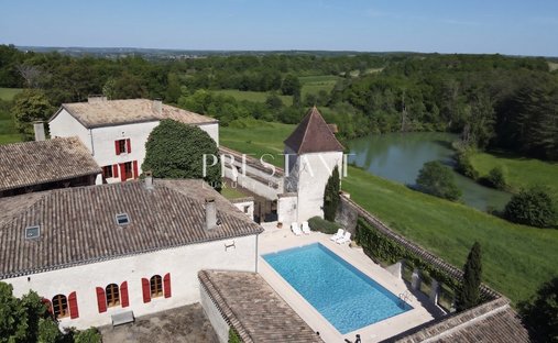 Monpazier, Nouvelle-Aquitaine, France 1