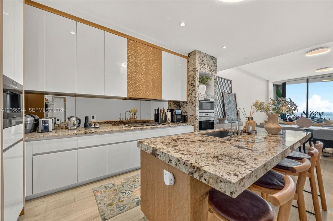 Condo in Miami, Florida, United States 5 - 18629689