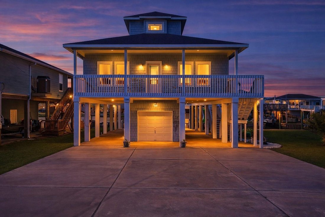 House in Freeport, Texas, United States 2 - 18628772