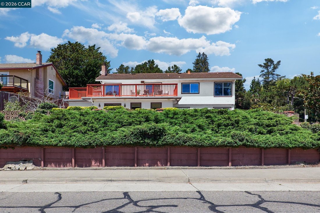 House in Oakland, California, United States 4 - 18629477