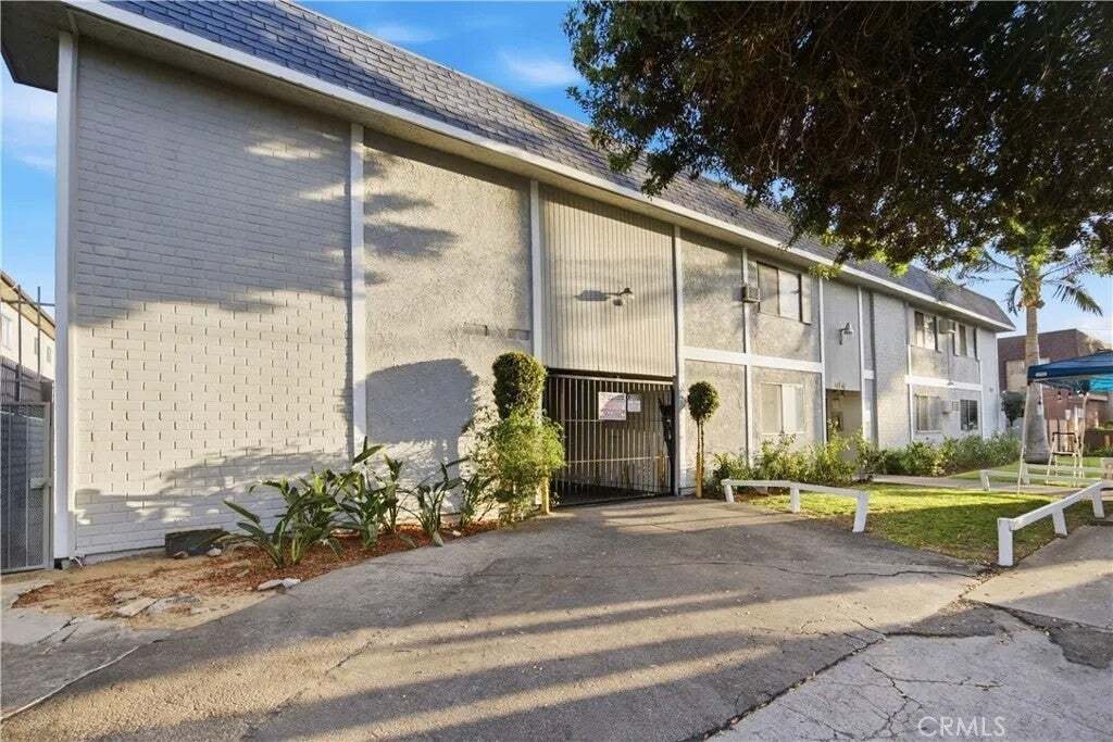 Los Angeles, California, United States 3 - 18629176