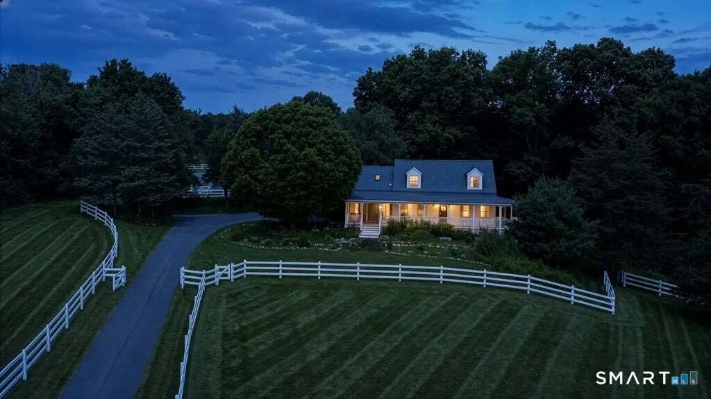 House in Woodbury, Connecticut, United States 2 - 17678462