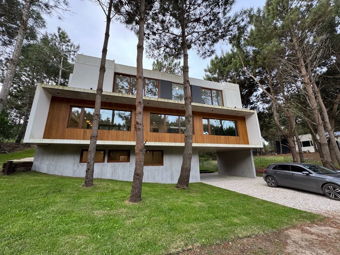 House in Pinamar, Buenos Aires Province, Argentina 1 - 18626096