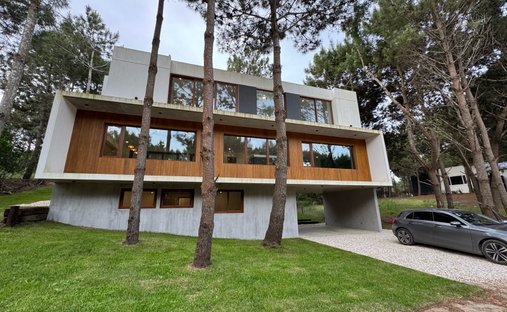 House in Pinamar, Buenos Aires Province, Argentina 1