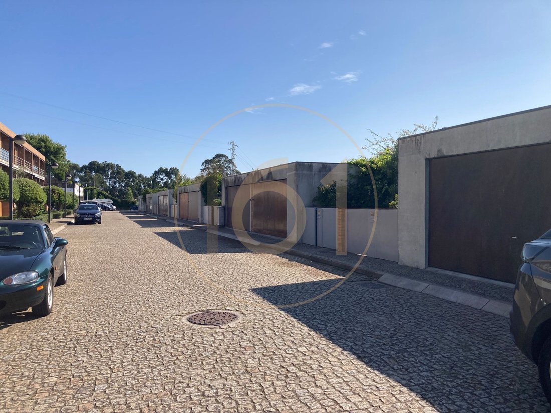Townhouse in Santa Marinha e Sao Pedro da Afurada, Porto District, Portugal 2 - 18629873