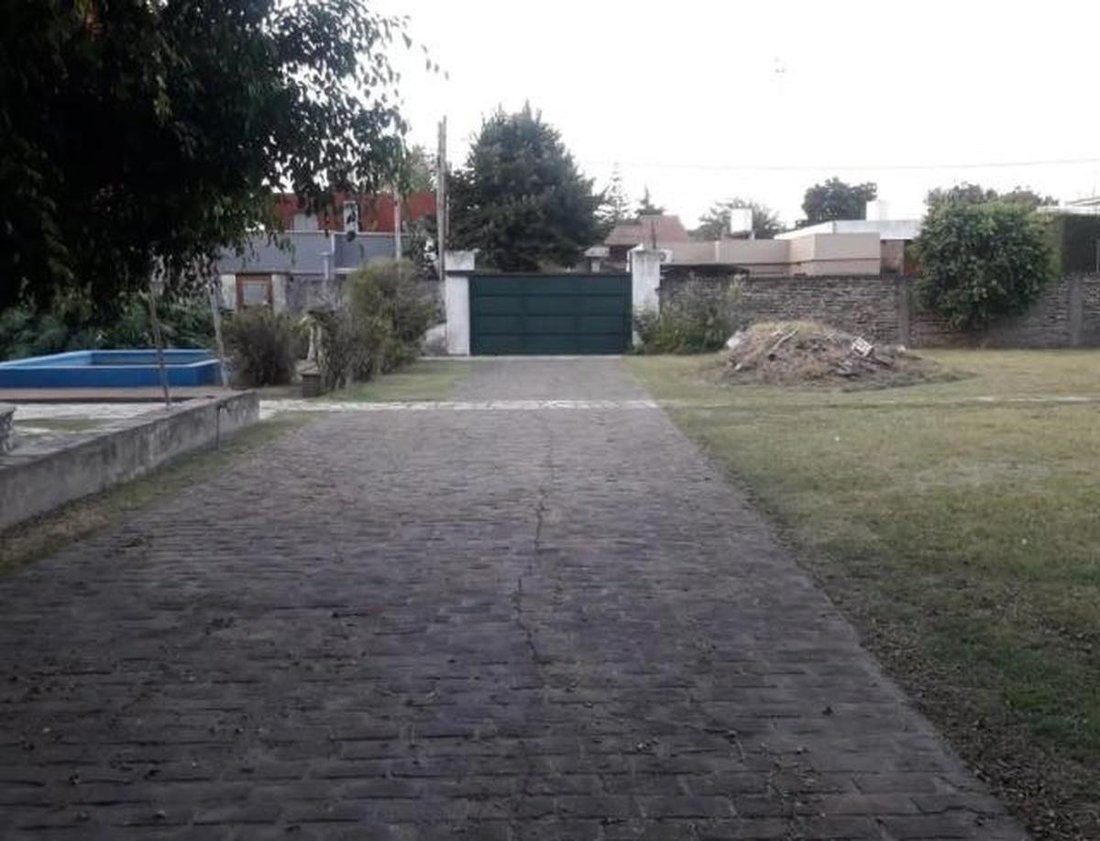Land in Florencio Varela, Buenos Aires Province, Argentina 2 - 18627147