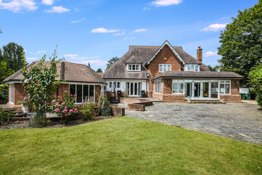 House in Little Bardfield, England 3 - 18626818