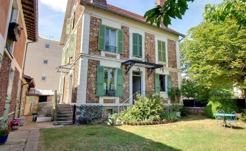 House in Centre, Maisons-Laffitte, France 1