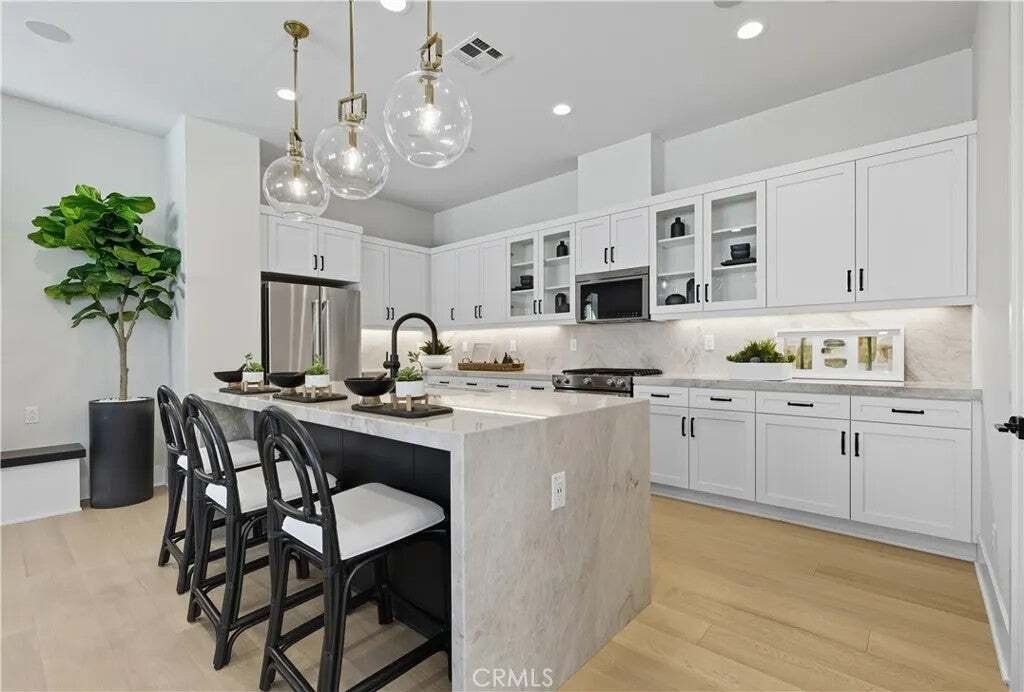 Condo in Montebello, California, United States 4 - 18629159
