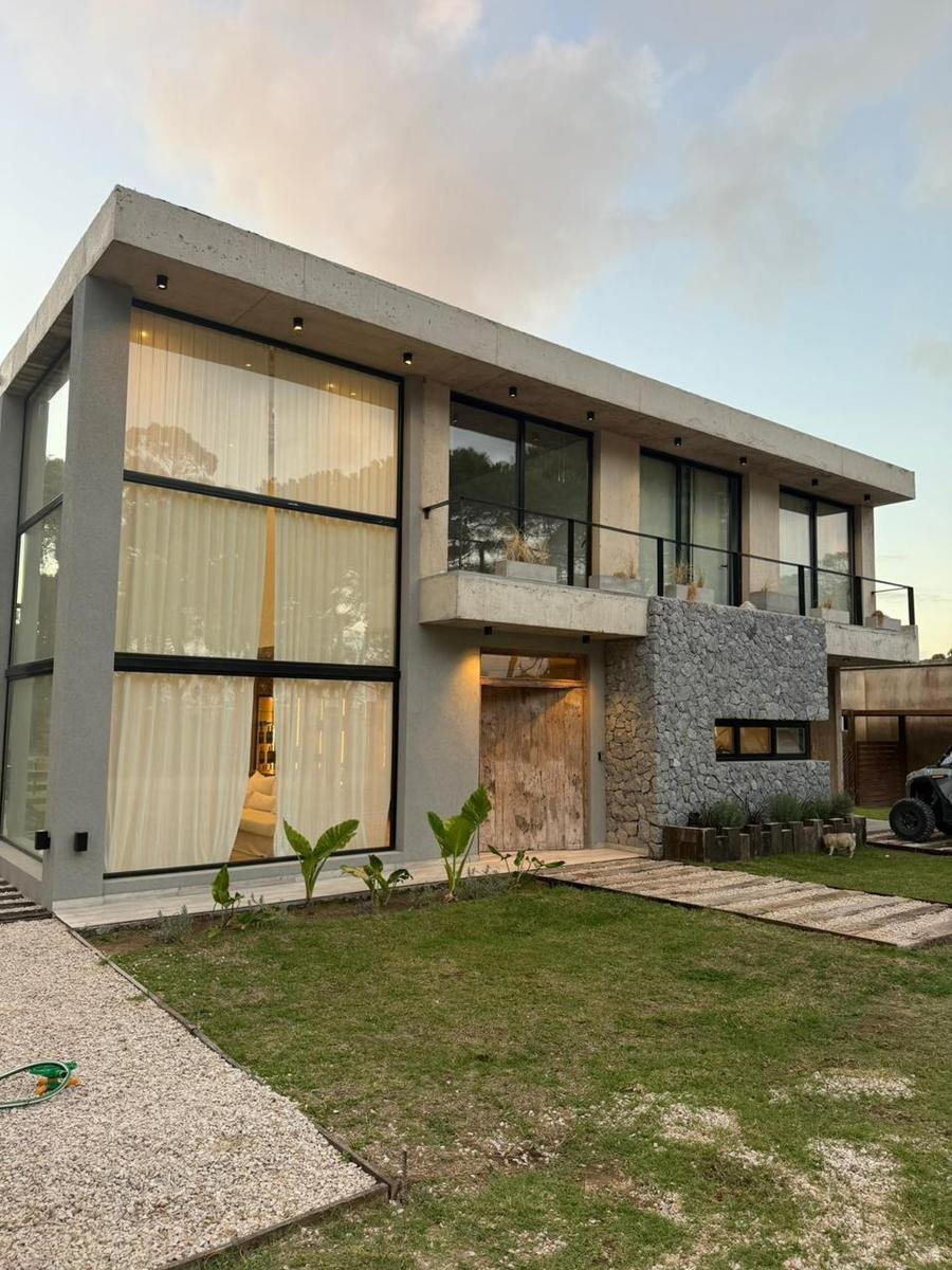 House in Pinamar, Buenos Aires Province, Argentina 2 - 18627111