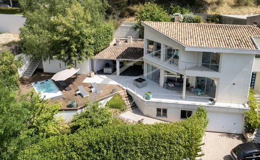 Villa in Village-Cros de Caste-Coupiere-Mont Gros, Roquebrune-Cap-Martin, France 1