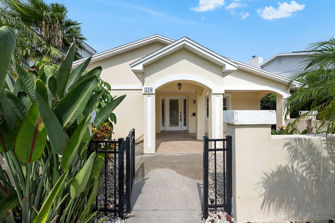 House in Tampa, Florida, United States 1 - 18627462