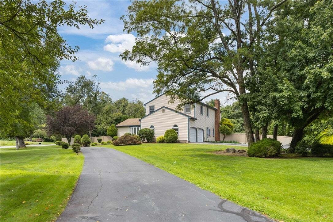 House in Cranston, Rhode Island, United States 5 - 18629040