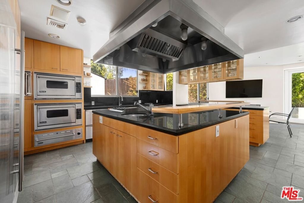 House in Los Angeles, California, United States 4 - 18629389