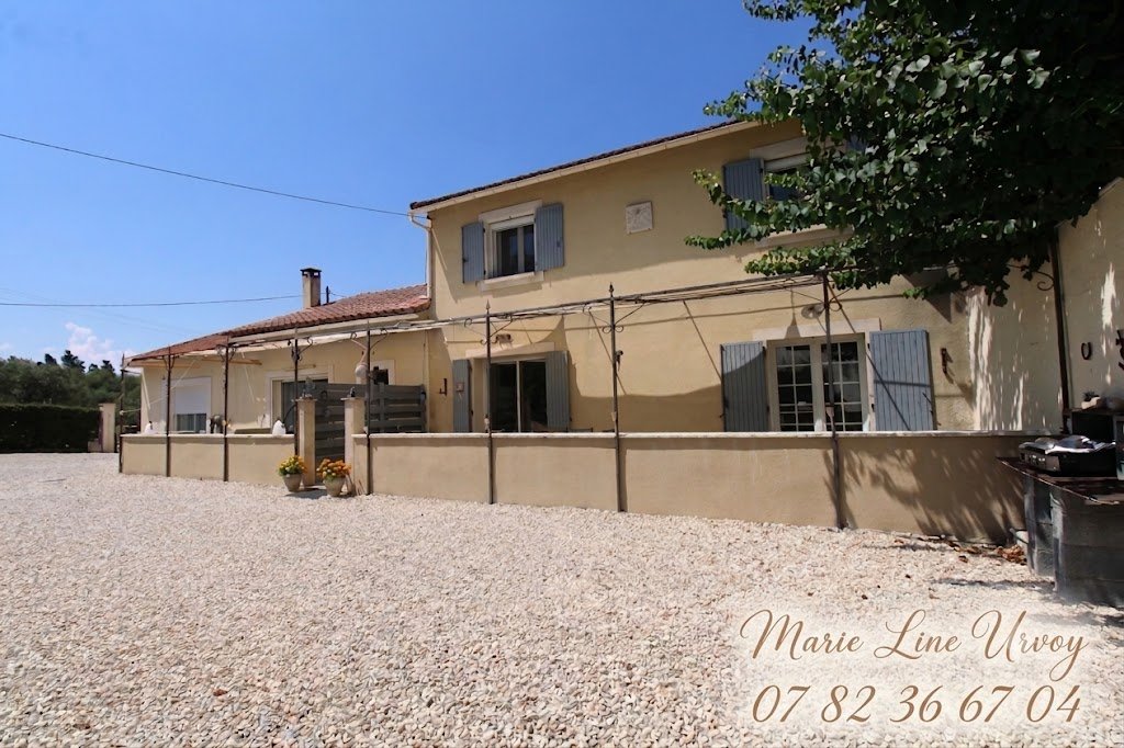 Villa in Saint-Rémy-de-Provence, Provence-Alpes-Côte d'Azur, France 2 - 18630263