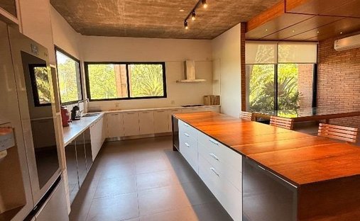 Townhouse in Mariano Roque Alonso, Central Department, Paraguay 1