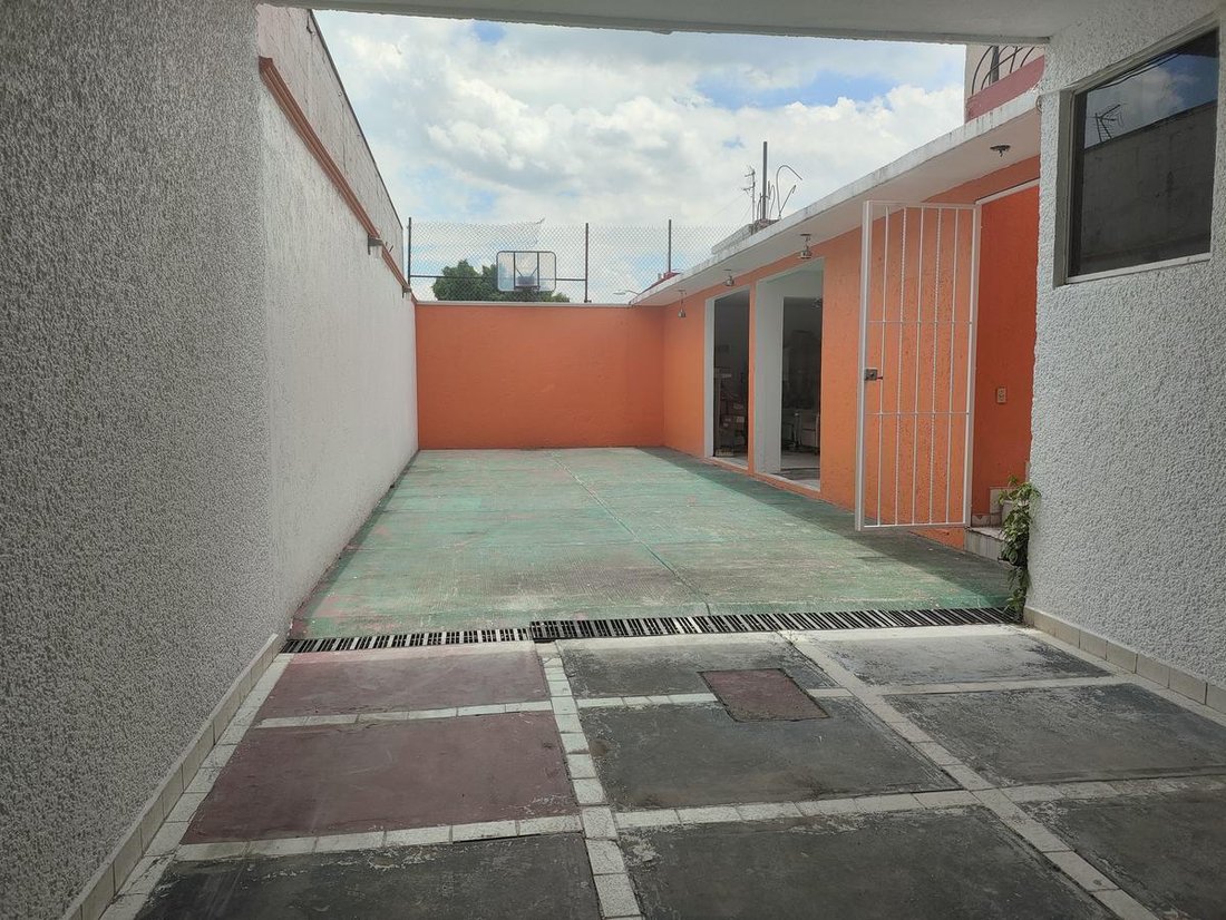 House in Tlalnepantla de Baz, State of Mexico, Mexico 2 - 18627472