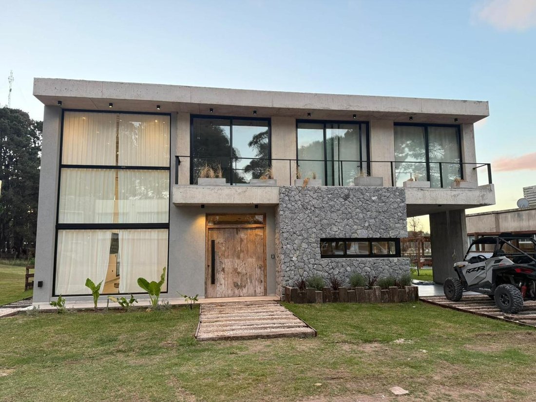 House in Pinamar, Buenos Aires Province, Argentina 1 - 18627111